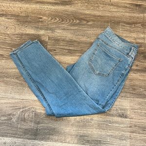 Old navy mid rise super skinny jeans 👖